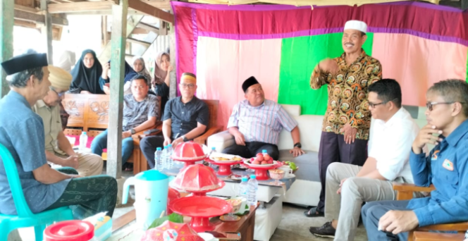 					Warga Marbo Terharu, Bupati Takalar Datang Mendadak dan Tanyakan Masalah Mereka