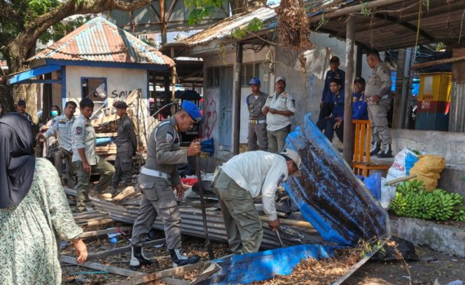 					Pemkab Sinjai Tertibkan Pedagang di Pasar Sentral Bagian Atas