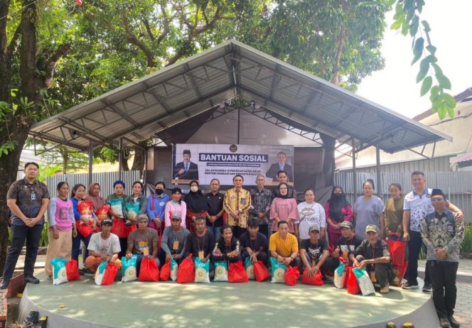 					Lapas Makassar Salurkan Bantuan Sosial untuk Keluarga Warga Binaan dan Masyarakat Sekitar