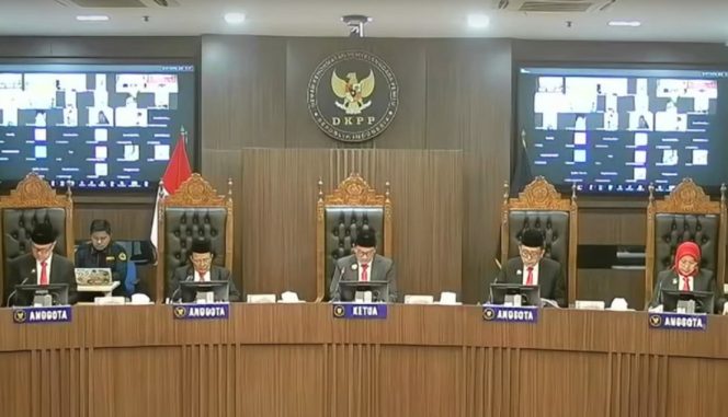 					Sidang Pleno DKPP di Jakarta. (Foto: Istimewa)