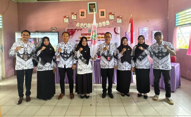 					Pengurus PGRI Ranting UPTD SMPN 23 Sinjai. (Foto: Istimewa)