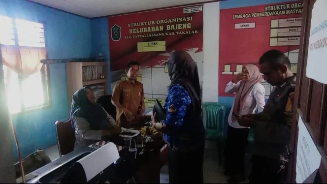 					Camat Pattallassang Berkantor di Kelurahan Bajeng, Dekatkan Pelayanan ke Masyarakat