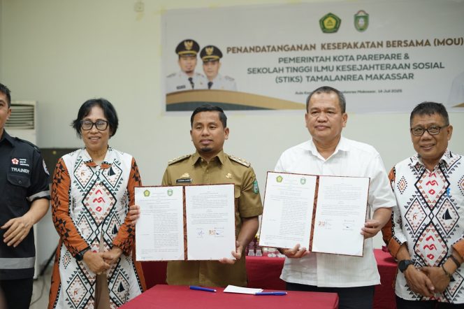 					Pemkot Parepare dan STIKS Makassar Teken MoU Perkuat Kolaborasi di Bidang Pendidikan dan Sosial