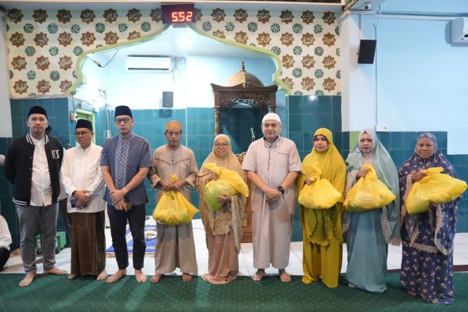 					Wali Kota Makassar Munafri Arifuddin agendakan shalat subuh bersama keliling kelurahan di Kota Makassar (dok)