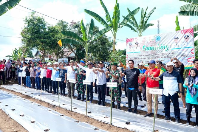 					Gubernur Launching Kebun MBG di Bone (dok) 