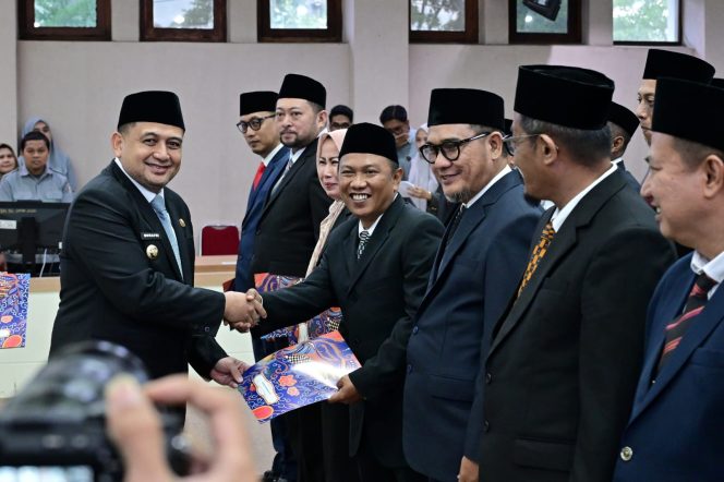 					Wali Kota Makassar Munafri Arifuddin melantik Dewas (dok)