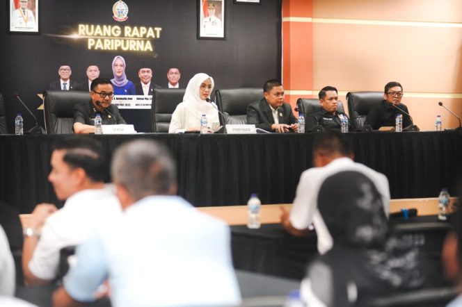 					Rapat Paripurna DPRD Sulsel mendengarkan jawaban Gubernur atas pandangan Fraksi tentang APBD 2026 (dok)