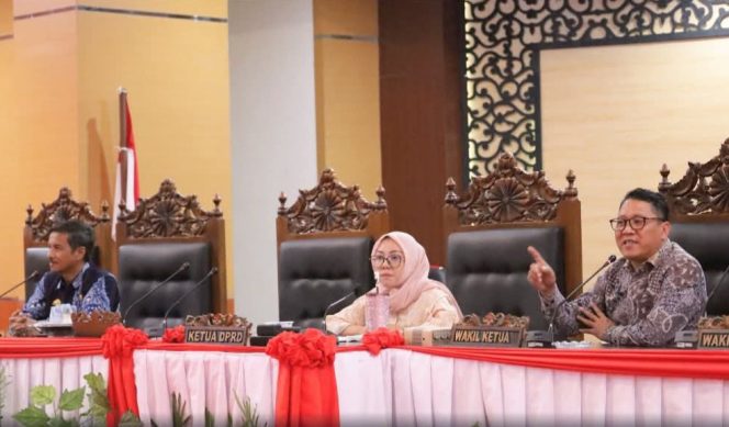 					Rapat Paripurna DPRD Bulukumba Bersama OPD T erkait Tentang Pembahasan Ranperda APBD Tahun 2026.