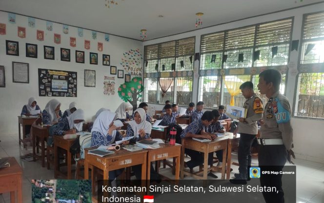 					Polsek Sinjai Selatan Sosialisasikan Penerimaan Siswa Baru SMA Kemala Taruna Bhayangkara di SMPN 2
