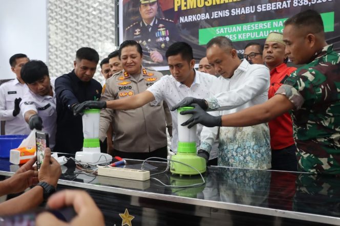 					Pemusnahan Barang Bukti Kasus Penyalahgunaan Narkoba di Polres Selayar. (Foto: Istimewa)