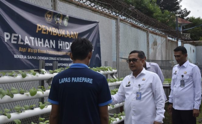 					Kakanwil Apresiasi Inovasi dan Peningkatan Layanan Publik di Lapas Parepare