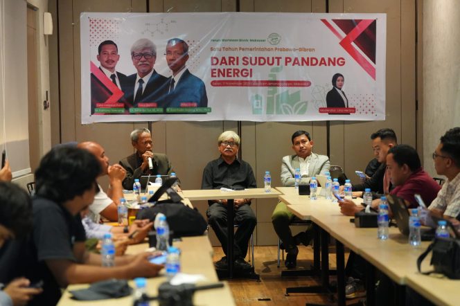 					Diskusi Publik Satu Tahun Pemerintahan Prabowo-Gibran dari Sudut Pandang Energi bersama beberapa pakar Energi, Kebijakan Publik dan Ekonomi bersama awak media (dok)