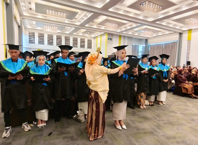 					Wisuda Sekolah Tinggi Ilmu Ekonomi (STIE) Indonesia Makassar (dok)