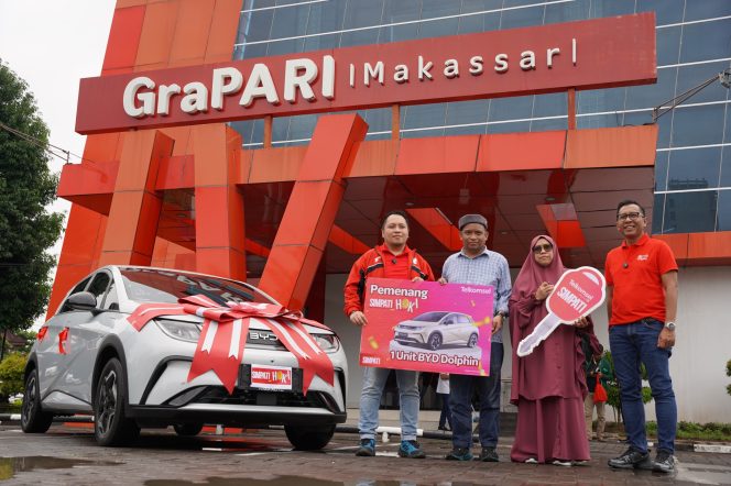 					Telkomsel Serahkan Grand Prize SIMPATI HOKI Mobil Listrik BYD Dolphin di Makassar