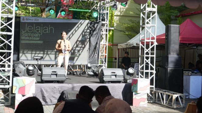 					Kepala Dinas Lingkungan Hidup (DLH) Kota Makassar Helmy Budiman saat pelaksanaan Hari Ketiga Program Jelajah Sampah Makassar 2025 (dok)