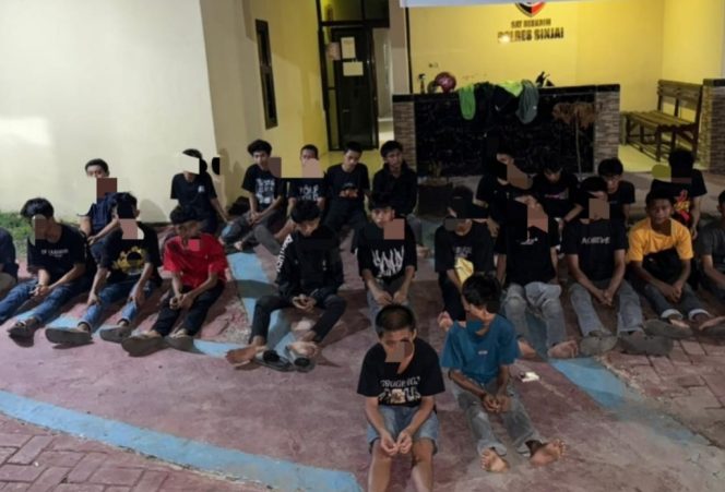 					Puluhan Remaja yang Diamankan Tim Resmob Polres Sinjai. (Foto: Istimewa)
