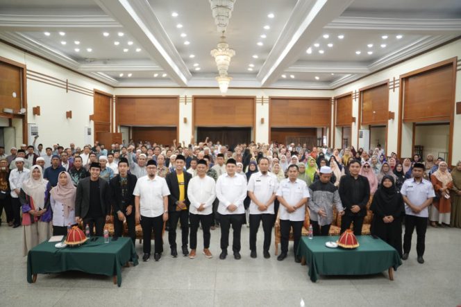 					Wali Kota Makassar saat menutup pelatihan 3 ribu pengurus Masjid (dok)