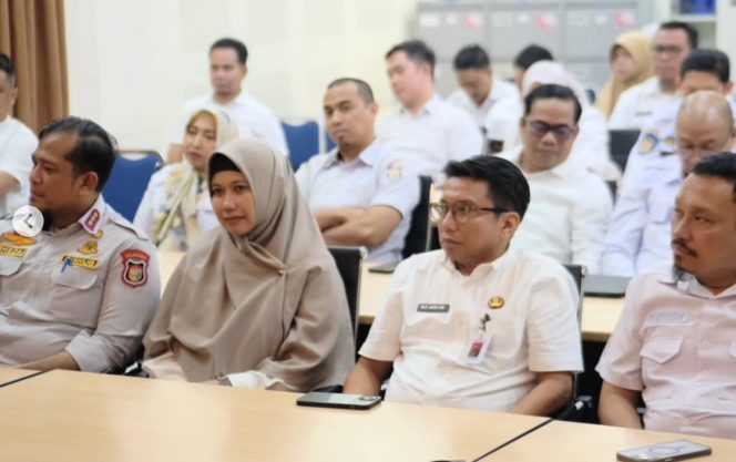 					Kepala Dinas Tata Ruang Makassar Fuad Azis bersama Staf Jajarang Distaru Ikuti Sosialisasi Pencegahan Anti Korupsi (dok)