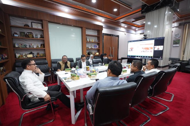 					Sekda Sulsel bersama BKD, Disdik dan BKAD bahas proses SK pengaktifan Guru Rasnal dan Abd Muis (dok)