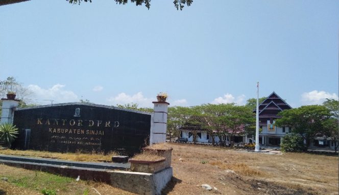 					Kantor DPRD Sinjai di Tanassang, Kelurahan Alehanuae, Sinjai Utara. (Foto: Berita.News/ Syarif)
