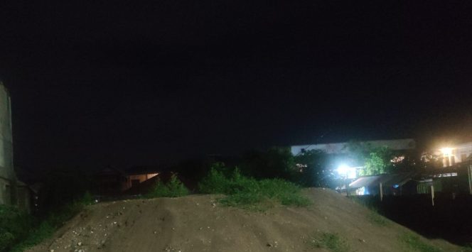 					Debu dari Penimbunan Pasir Ganggu Pedagang Nasi di Monggonao, SEMMI NTB Minta DLH Bertindak