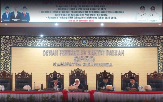 					DPRD Bulukumba Gelar Paripurna Bahas Penyerahan Tiga Ranperda dan Pandangan Umum Fraksi