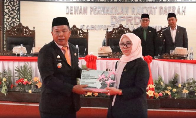 					Bupati Serahkan Tiga Ranperda, Rapat Paripurna DPRD Bulukumba Sempat Diskors Karena Tak Kuorum