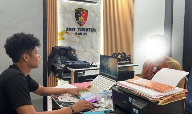 					Warga Selayar Rugi Rp33,9 Juta! Ponsel Tiba-Tiba Mati Setelah Terima Pesan WA yang Ngaku Petugas Taspen