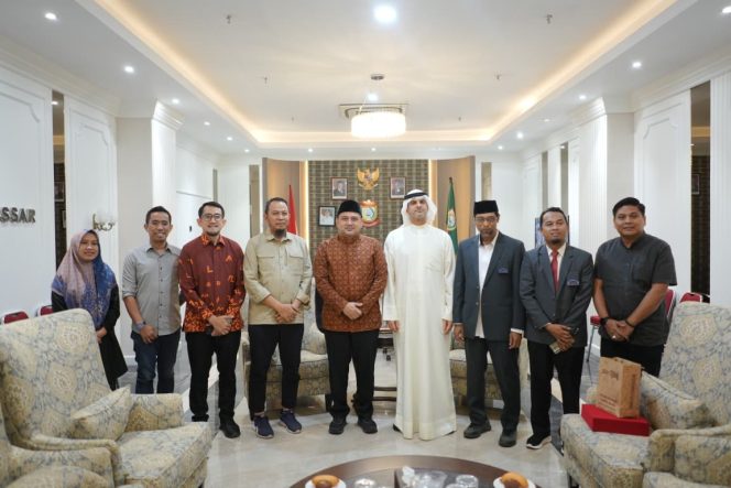 					Dubes Kuwait saat kunjungan di Balaikota Makassar (dok)