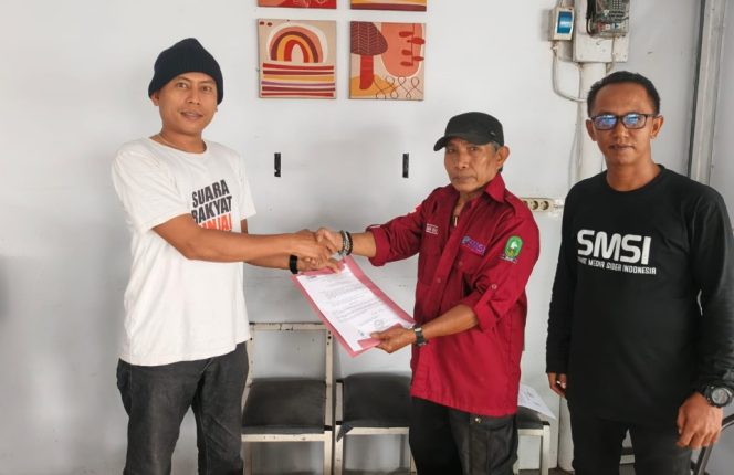 					Ketua SMSI Sinjai Serahkan SK Pengurus, Instruksikan Segera Matangkan Program Kerja