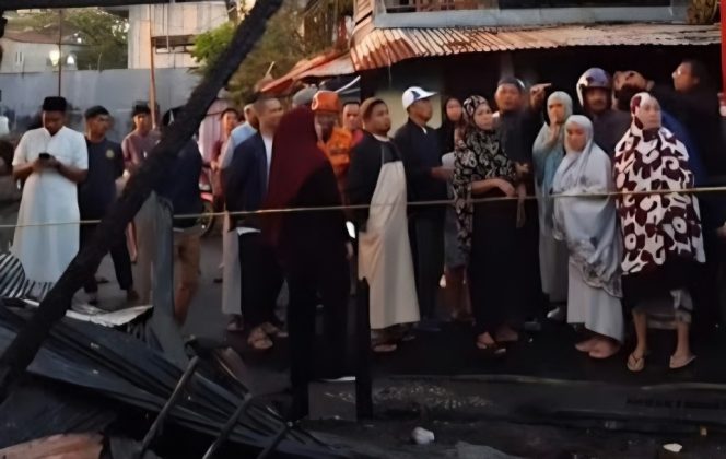 					Wali Kota Tasming Tinjau Lokasi Kebakaran di Parepare, Lima Rumah Hangus dan Dua Warga Tewas