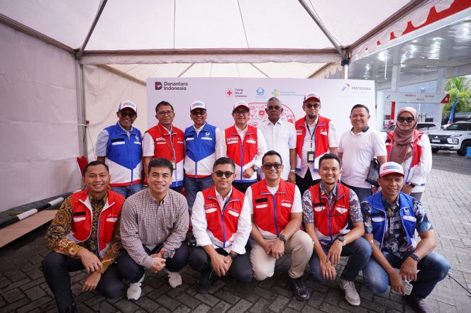 					Pertamina Patra Niaga Sulawesi melakukan kegiatan donor darah serentak di SPBU Pertamina se-Sulawesi dalam Rangka HUT Pertamina ke-68 (dok)