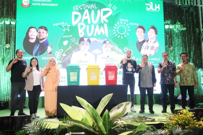 					Festival Daur Bumi oleh Dinas Lingkungan Hidup (DLH) Kota Makassar (dok)