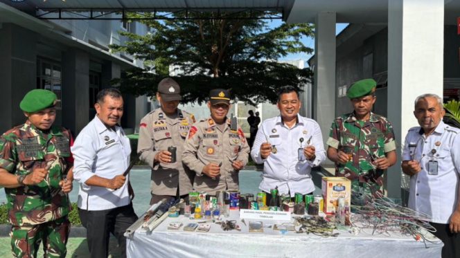 					Rutan Jeneponto Musnahkan Barang Bukti Hasil Razia. (Foto: Ig Rutan Jeneponto)