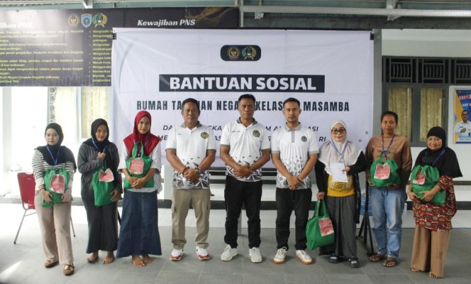 					Rutan Masamba Gelar Bakti Sosial, Salurkan Bansos untuk Warga Sekitar dan Keluarga WBP