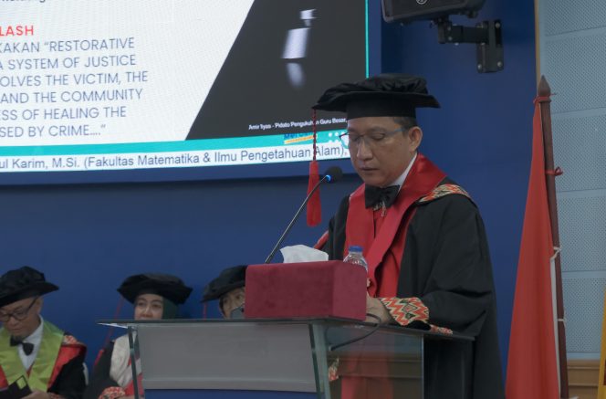 					Pengukuhan Guru Besar Universitas Hasanuddin (UNHAS) Prof. Amir Ilyas (dok)