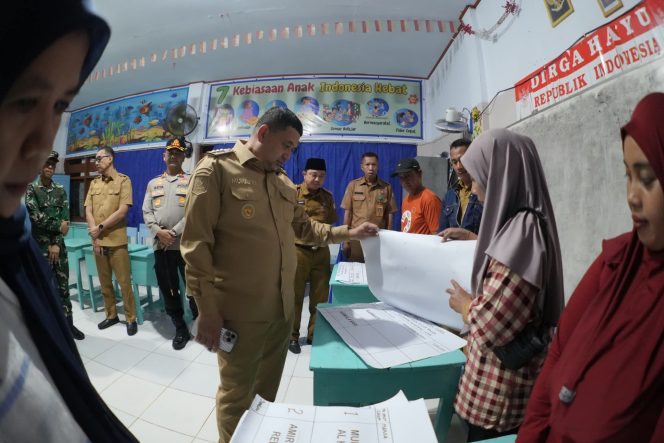 					Wali Kota Makassar Munafri Arifuddin saat  memantau pemilihan Calon Ketua RT se-Kota Makassar pada Rabu 3 Desember kemarin (dok)