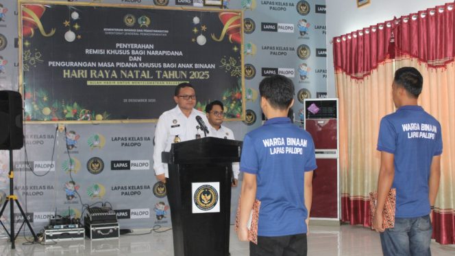 					Penyerahan SK Remisi Khusus Natal 2025 di Lapas Palopo. (Foto: Istimewa)