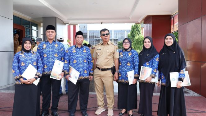 					Penyerahan SK PPPK Paruh Waktu Lingkup Pemkab Bulukumba. (Foto: Istimewa)
