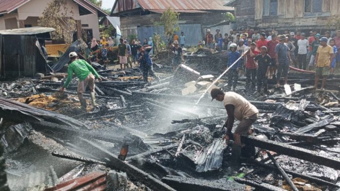 					Rumah Warga di Sinjai Rata dengan Tanah Usai Dilahap Api. (Foto: Istimewa)