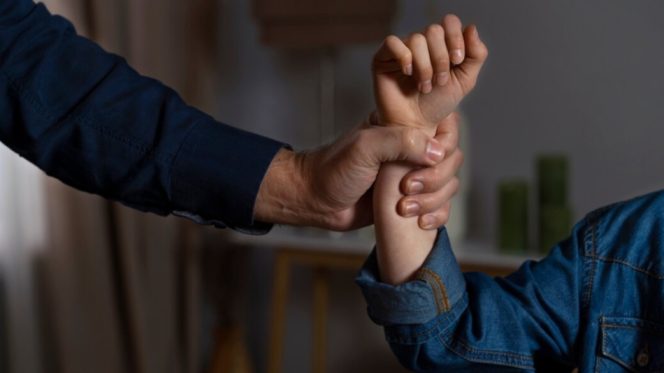 					Ilustrasi Kekerasan Pada Perempuan. (Foto : Freepik)