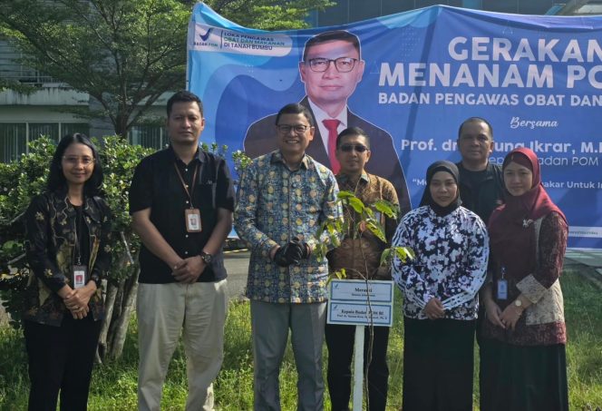 					Awal Tahun dengan Nurani, Taruna Ikrar Menanam Pohon dan Memastikan Obat Aman bagi Masyarakat