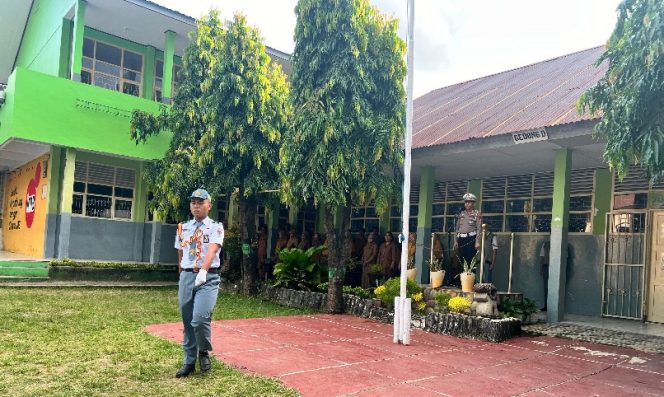 					Satlantas Polres Parepare Sosialisasi Tertib Lalu Lintas di SMAN 1. (Foto: Ist)