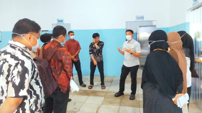 					Satgas MBG Sinjai Sidak SPPG Usai Viral Temuan Menu Makanan Bergizi Berbau. (Foto: Ist)