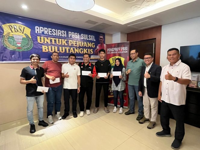 					PBSI Sulsel berikan apresiasi kepada atlet yang raih prestasi di Kejuaraan Nasioanl (Kejurnas) Malang 2025 (dok)