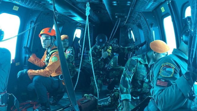 					Tim Gabungan Lakukan Upaya Pencarian ATR di Pegunungan Kars Maros - Pangkep (dok)