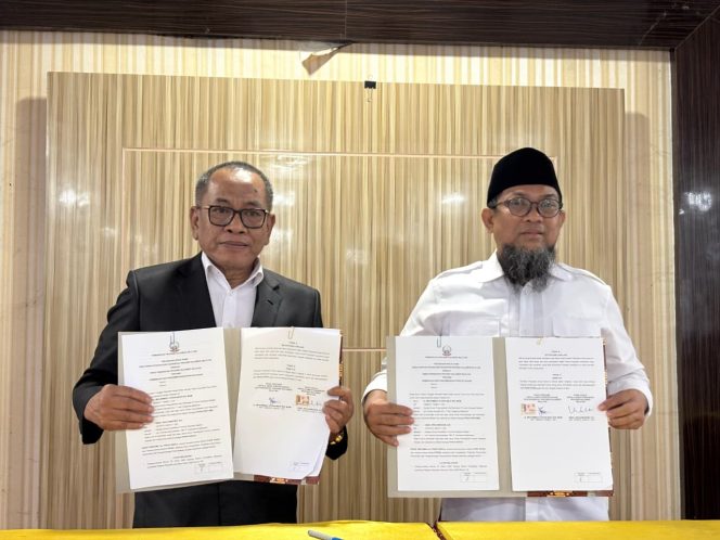 					Kepala Dinas Pendidikan Iqbal Najamuddin dan Kepala Dinas Perpustakaan dan Kearsipan Pemprov Sulsel kolaborasi perkuat layanan literasi lewat gerakan membaca (dok)