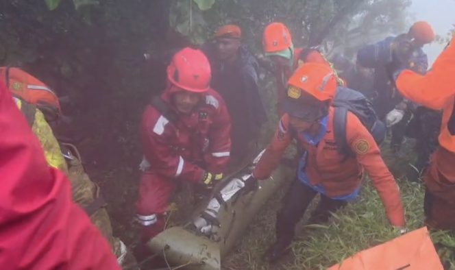 					Evakuasi Korban ATR 42-500 di Bulusaraung ditengah kondisi Cuaca Ekstrem (dok)