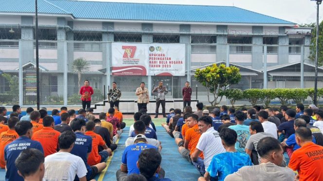 					Kepala Lapas Palopo, Jose Quelo Memberikan Arahan Kepada WBP. (Foto: Istimewa)