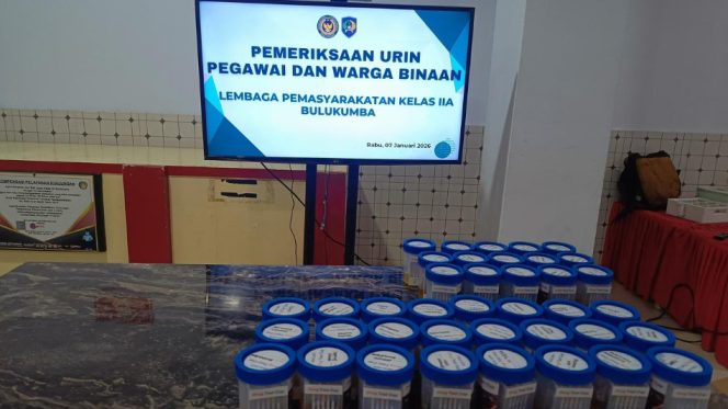 					Tes Urine Massal di Lapas Bulukumba. (Foto: Ist/ Humas)